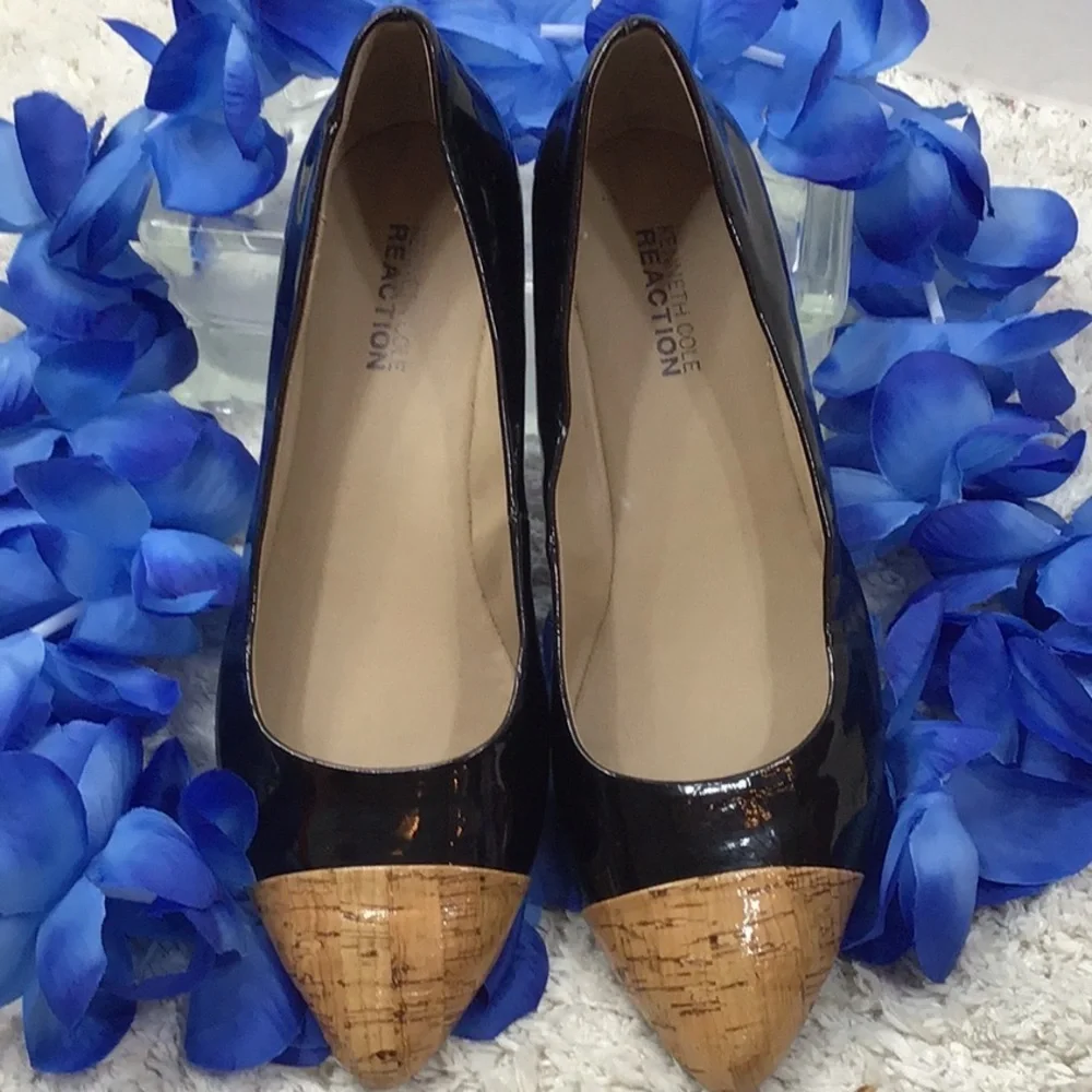 Kenneth Cole Black/cork flats